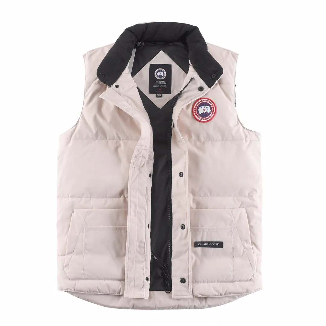 P320 Canada Goose Canada Goose #Freestyle Crew 4154M men’s and women’s vest down ➖ Genuine synchronous anti-counterfeiting chip sensor! ➖ Imported Behringer embroidery machine to customize 10,000-needle embroidery logo! ➖ Imported 21-count polyester-cotton blended original fabric, using Feather-Light 10D waterproof coating fabric, made of 84.5% polyester fiber and 15.5% cotton, 100% the best feel in the entire network! ➖ The genuine official website uses the national standard 80 white duck down, and will never be misled by false claims such as 90 down or goose down! ➖ 100% nylon nylon lining with double double-layer sealing design to prevent velvet from running away. Top-grade polar fleece is used in the collar and pockets to keep warm and comfortable! ➖ Yoshida YKK provides original custom-made electroplated sliders. YKK two-way lockable zippers are tight and smooth and will not peel off paint! ➖ 3M composite original Velcro is durable, and all accessories and hardware are disassembled and customized!  SIZE: XS S M L XL XXL [Attached: Size chart]